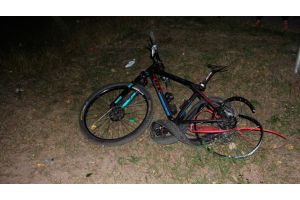 На трассе под Гомелем ВАЗ влетел в двух 16-летних велосипедистов, погибла девушка