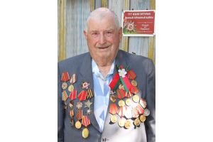 О военной юности рассказал 92-летний житель Добрушского района Владимир Годлевский