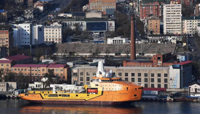 Во Владивостоке горел ледокол, есть пострадавшие