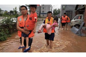 Более 70 тыс. человек в Китае оказались в зоне бедствия из-за сильных ливней