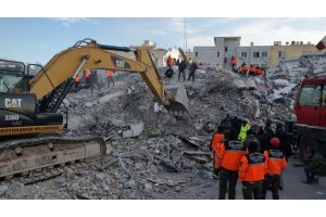 Вице-президент Октай: число жертв землетрясения в Турции возросло до 17 674 человек