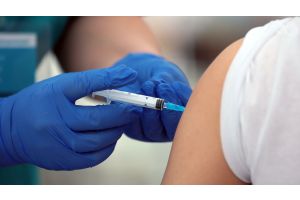 Во Франции более 50 млн человек полностью вакцинированы