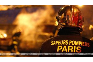 Крупный пожар бушует около Музея Орсе в Париже