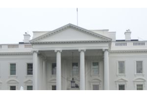 Белый дом предупредил о возможной приостановке работы правительства