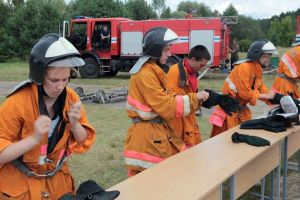 Юные спасатели-пожарные из 14 стран посоревнуются за звание лучших на слете под Гомелем