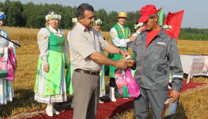 Зажинки в "Завидовском"