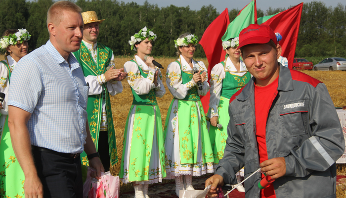 Зажинки в "Завидовском"