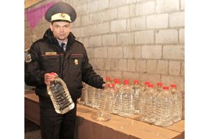 500 литров контрабандного спирта задержали в Добруше сотрудники милиции