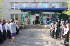 Праздник первого звонка в Нивской базовой школе Добрушского района