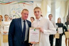 Районный бал собрал во Дворце культуры лучших представителей молодежи Добрушчины