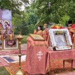 В Добруше на территории бывшего Макарьевского монастыря проходят крестный ход и литургия