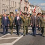 Праздничным шествием по улице Советской открылся День Победы в Гомеле