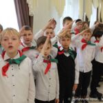 Клятва патриотизма и дружбы. В Добрушском районе стало на полсотни октябрят и пионеров больше