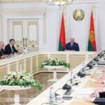Александр Лукашенко проводит совещание с руководством Администрации Президента