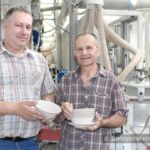 Что объединяет передовиков Добрушского фарфорового завода?