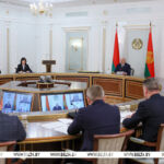 Лукашенко поручил минимизировать все риски в период уборочной