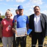Председатель Белорусского профсоюза работников здравоохранения поздравил передовиков жатвы в Добрушском районе