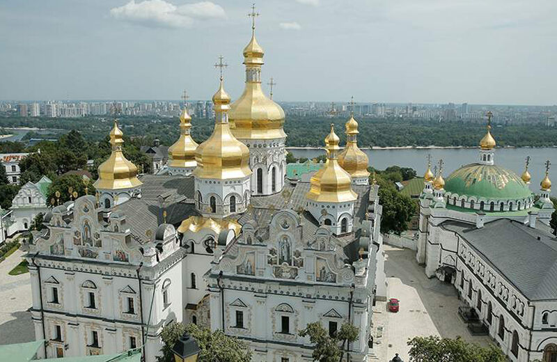 Украинские власти осквернили мощи святых в Киево-Печерской лавре