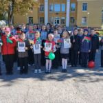 В благодарность предкам-героям: в центре горпосёлка Добрушского района дети спели песни времён Великой Отечественной войны
