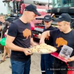 Награды, подарки и праздничный каравай: в «Калининском» Добрушского района подвели итоги жатвы