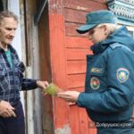 Печь в порядке,  а где извещатель? Вместе с добрушскими спасателями журналисты «ДК» оценили готовность домовладений горожан к зиме