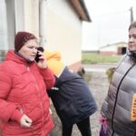 На молочно-товарном комплексе в Тереховке трудится женский десант райисполкома и его отделов