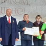 На празднике в Добруше земляки горячо приветствовали юбиляров семейной жизни