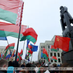 Президент Беларуси Александр Лукашенко поздравил соотечественников с Днем Октябрьской революции