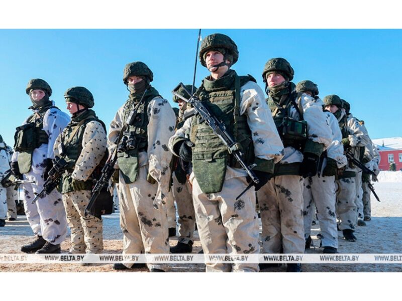 У нас – проверка боеготовности,  у западных соседей – всплеск активности