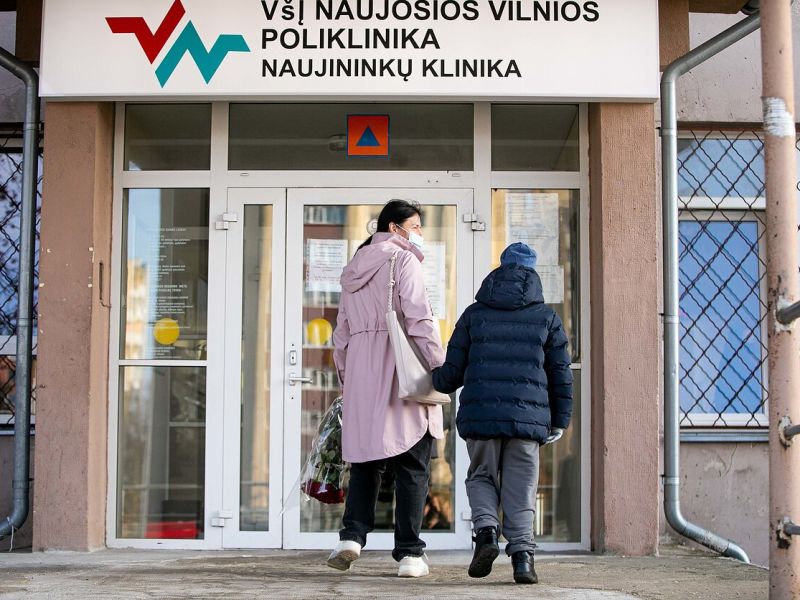 Кризис «бесплатной» медицины: в Литве записать ребенка на прием пришлось еще до его рождения