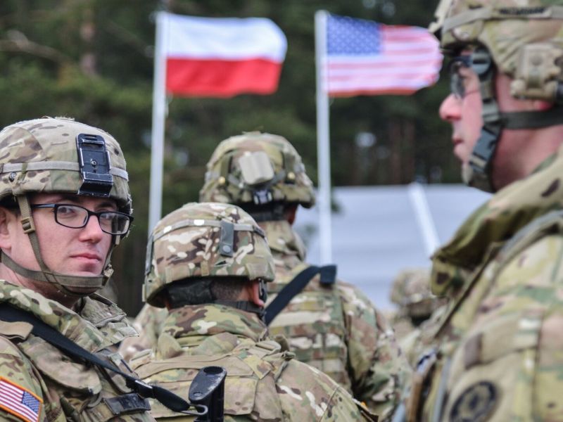Почему поляки и литовцы спорят за право  разместить базы США на своих территориях