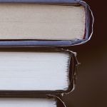 Сингапур платит жителям вознаграждение за чтение книг по 15 минут в день