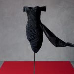 В Нью-Йорке выставят на торги «платье мести» принцессы Дианы — стоимость лота оценивается в $ 150–300 тыс.